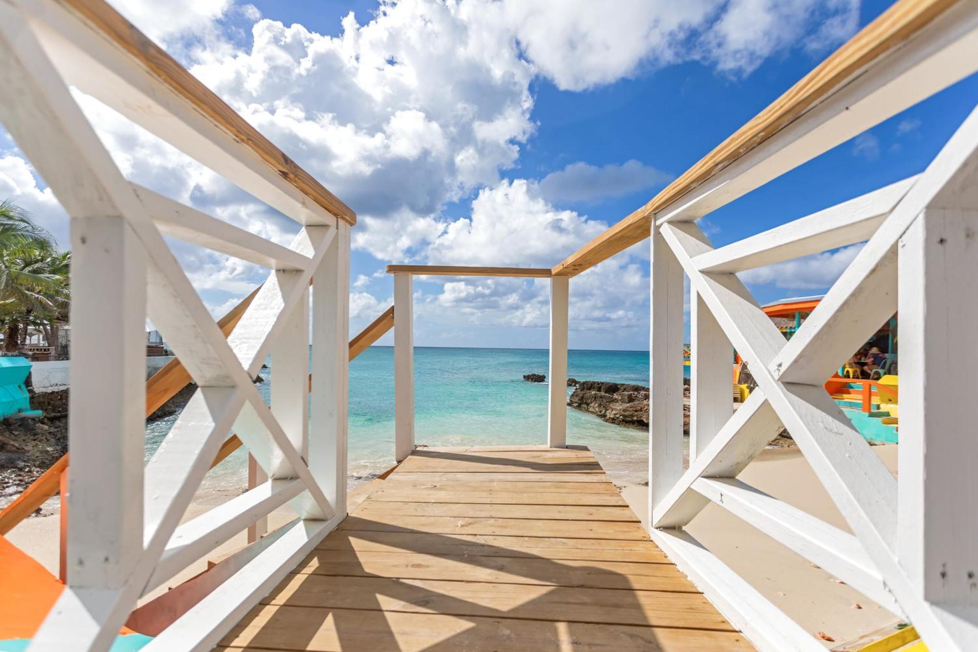Maho Beach House - Studio - Beach Access Exteriör bild