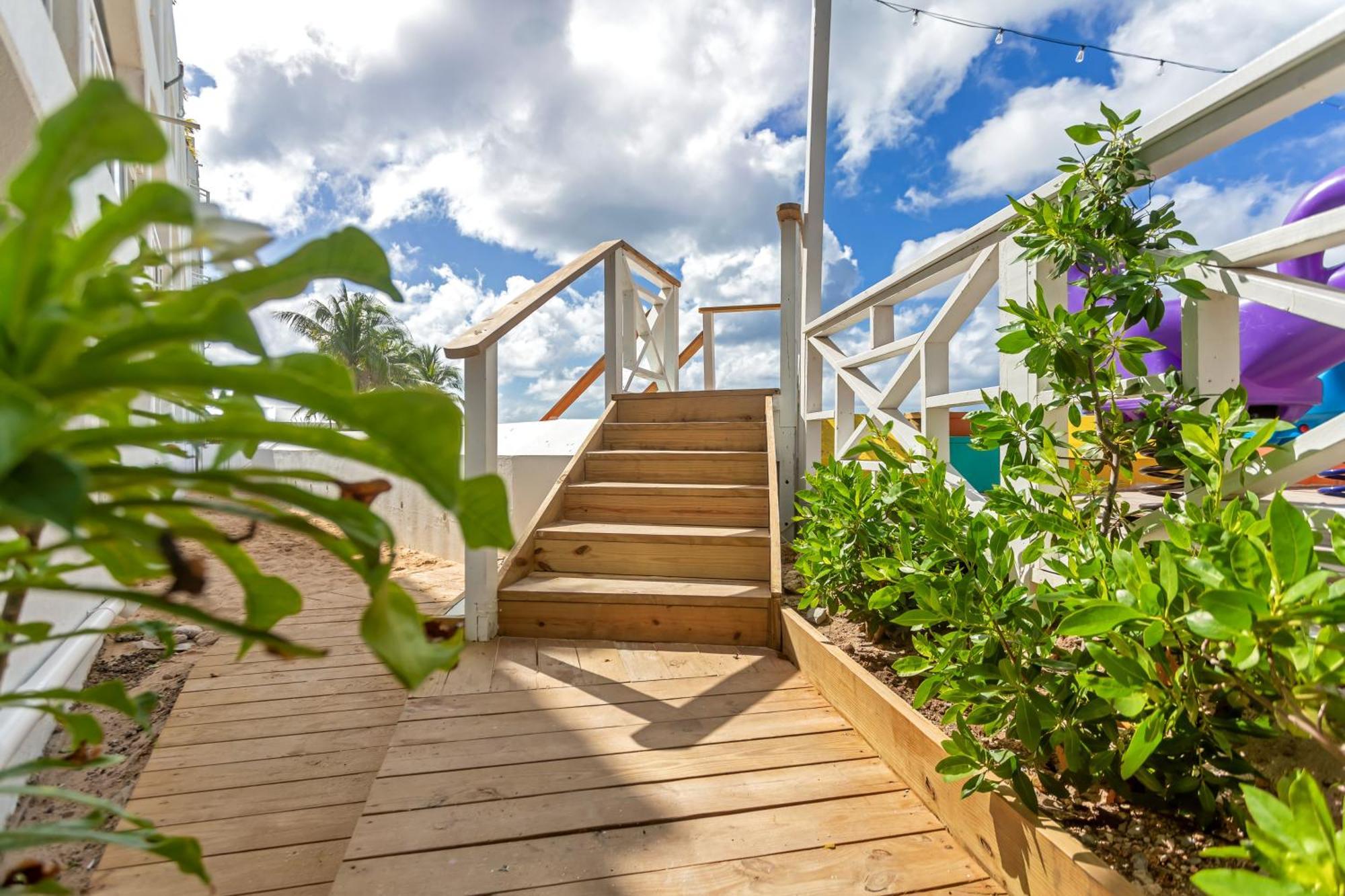 Maho Beach House - Studio - Beach Access Exteriör bild